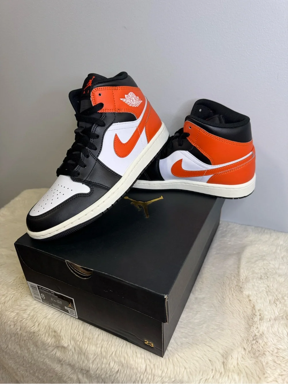 Air Jordan 1 Mid - Size 8 Men’s